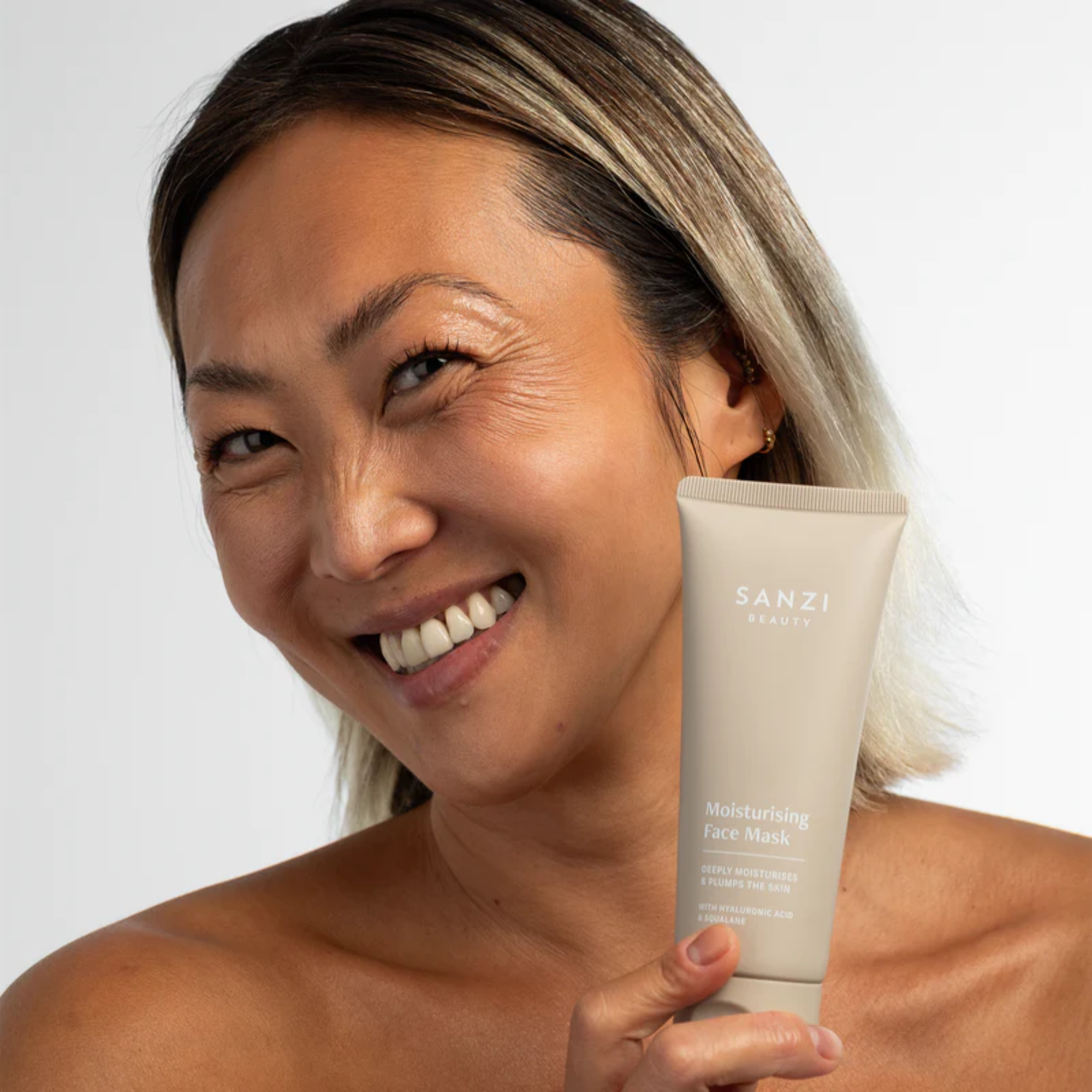 Veido kaukė su hialuronu naudojimas odos drėkinimui