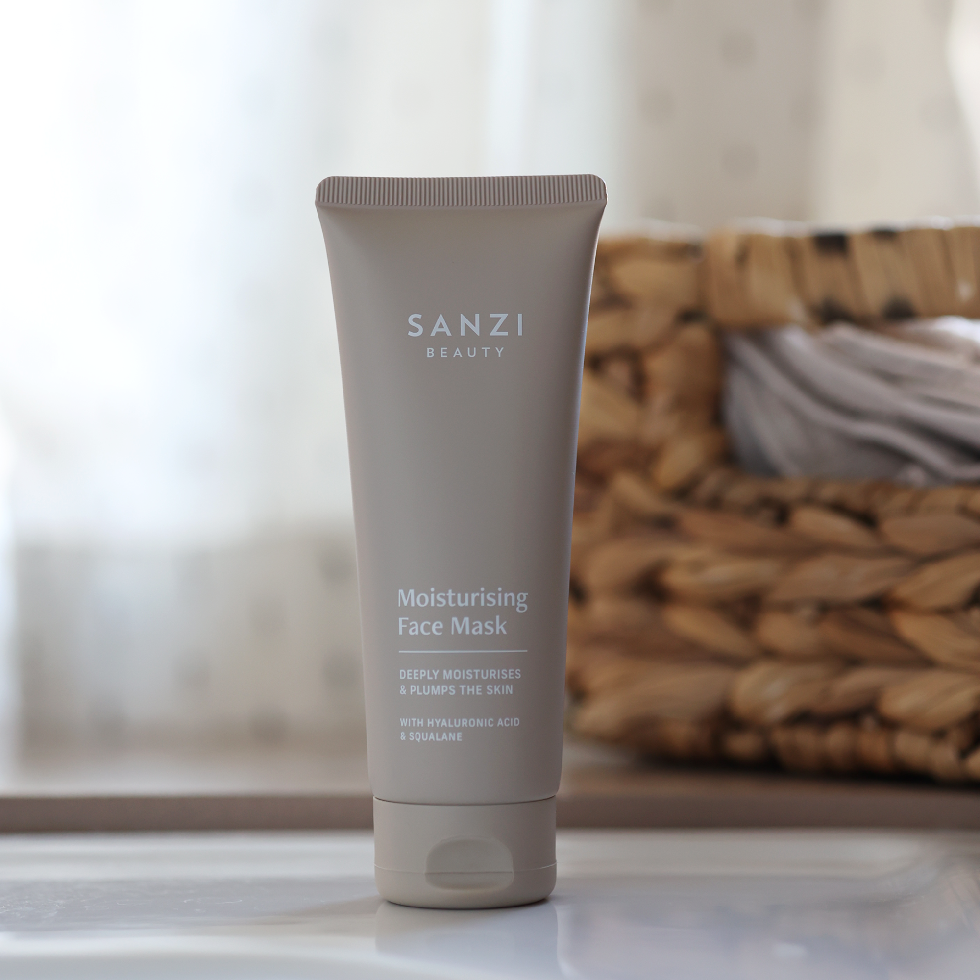 Drėkinanti veido kaukė tekstūra odos priežiūrai be silikonų, parabenų, aliejų ir alkoholio tinka ir jautriai odai 